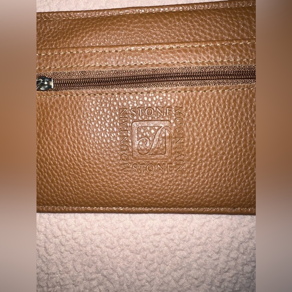 NWT Pebble Leather Card Case - Picture 4 of 4